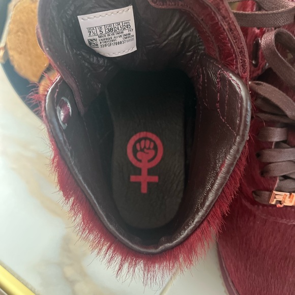 REEBOK AMBER ROSE LIMITED ADDITION SNEAKERS - Picture 2 of 4